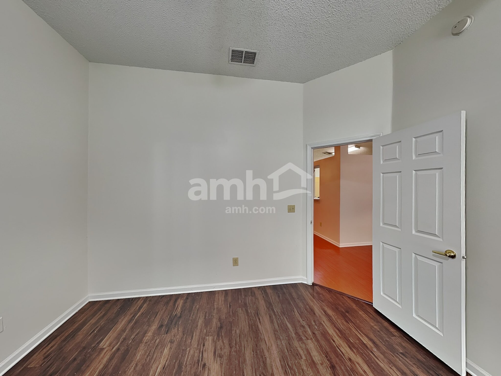 Building Photo - 7804 Spring Branch Dr S