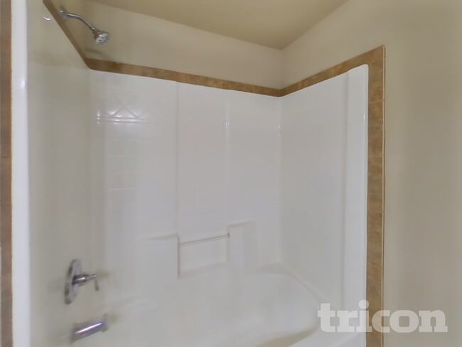 Building Photo - 4422 Logan Dr NE