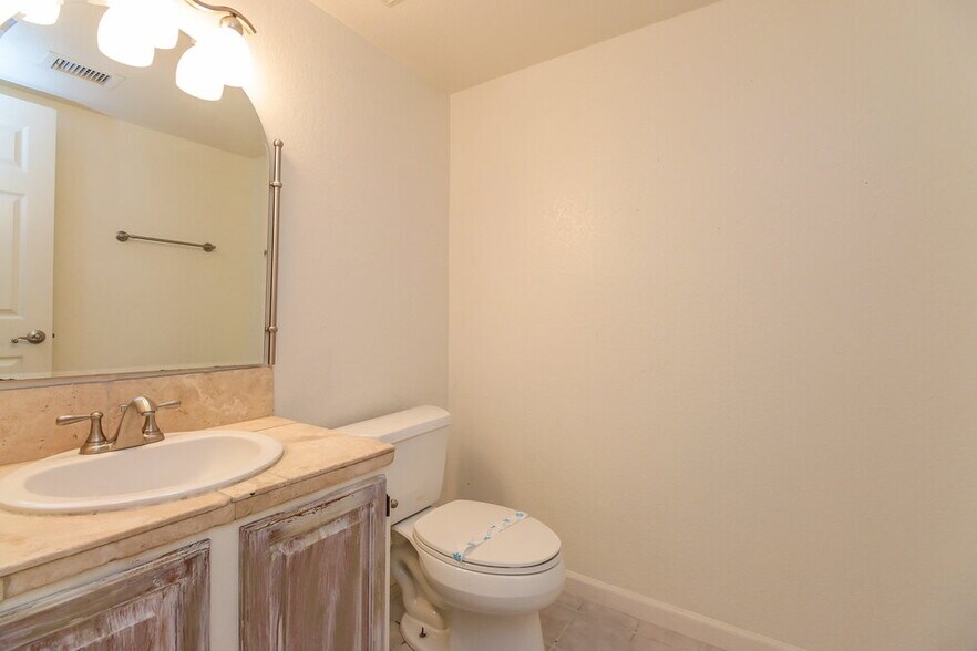 Building Photo - 16420 S 38th St