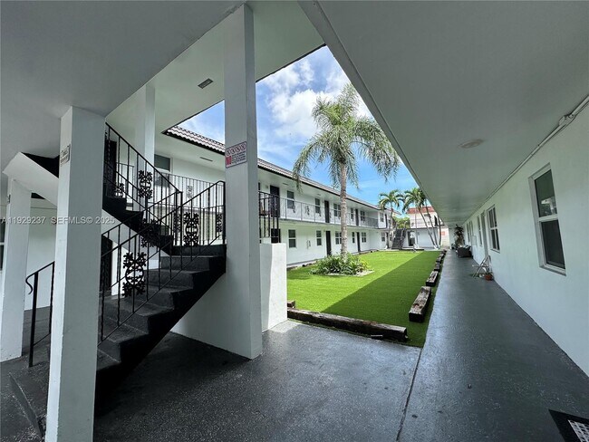 Building Photo - 2500 Johnson St