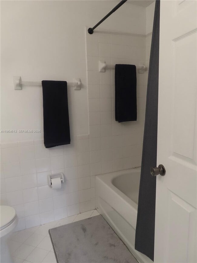 Building Photo - 3398 NE 9th Dr