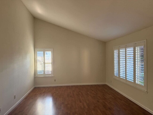 Building Photo - Remodeled Single Family Home