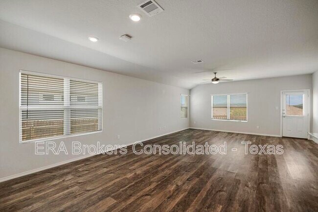 Building Photo - 31664 Bard Ln