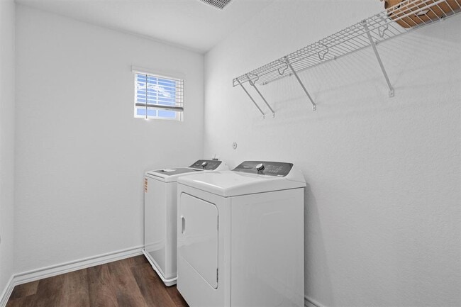 Building Photo - 812 Heartseed Ave