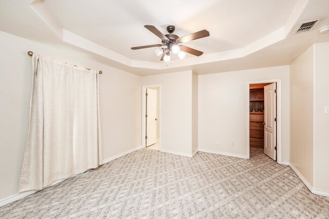 Building Photo - 1000 Ranchway Dr