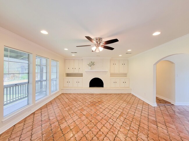 Building Photo - 18603 Point Lookout Dr