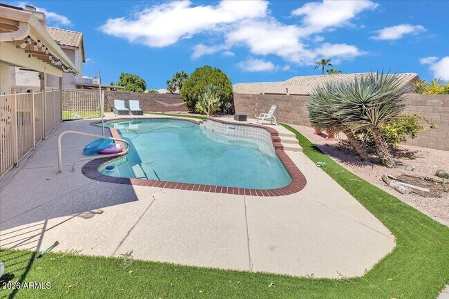 Building Photo - 6366 E Riverdale St