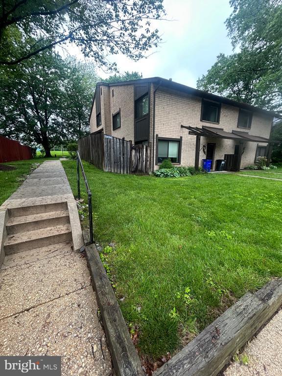 Building Photo - 9574 Standon Pl