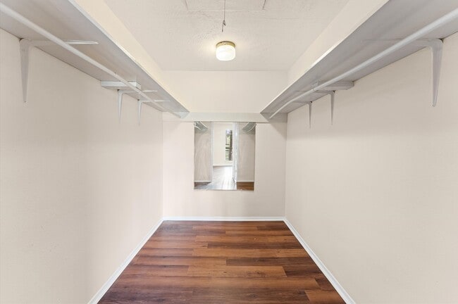 Building Photo - 1505 Gladiola Ave