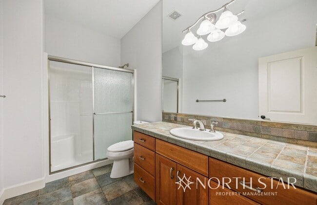 Building Photo - Stunning Bull Mountain Estate