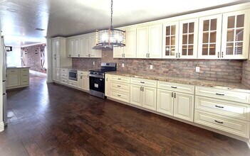 Building Photo - Stunning upgraded 4-bedroom 2-bathroom home