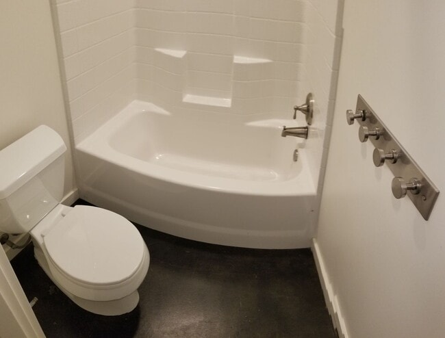 Building Photo - 5 bed 6 bath across street from Cal Poly c...