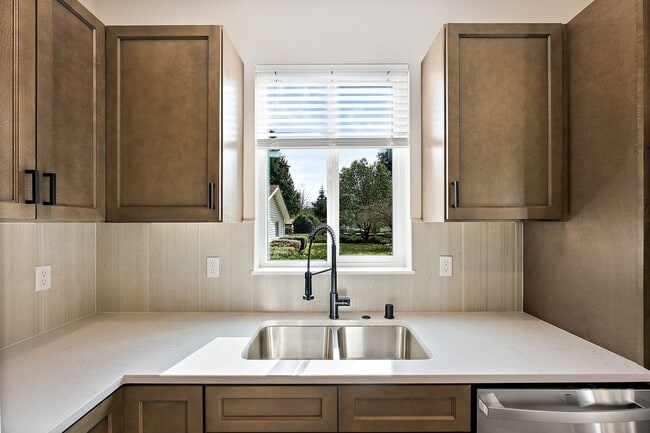Building Photo - Newer 2-Bed ADU in Lakewood | Luxury Living Near JBLM!