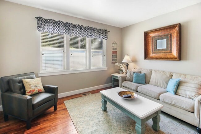Building Photo - Parker Townhome: Luxurious Furnished Townhome, Attached 2 Car Garage, $300 Utility Fee