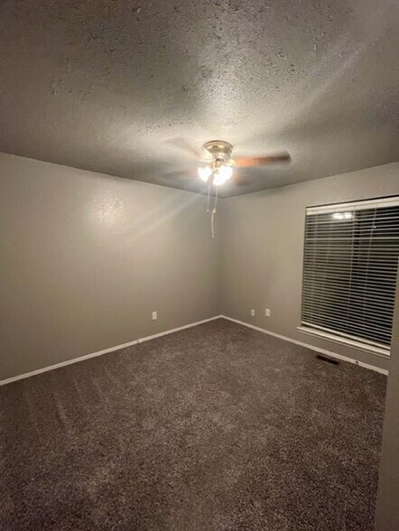 bedroom 2 - 401 Conestoga Dr