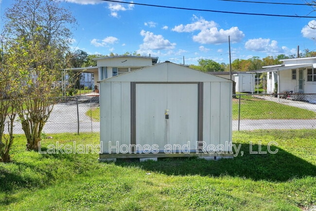 Building Photo - 3321 Peachtree Hill Rd