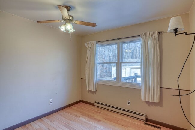 Building Photo - Just What You Have Been Looking For a Single Family Ranch in a Quaint Country Setting