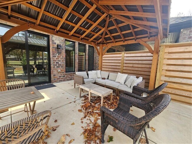 Primary Photo - 97 Perth Dr