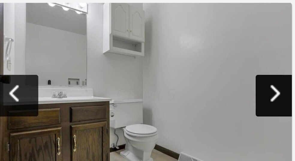 Building Photo - 1740 Churchill Downs Rd