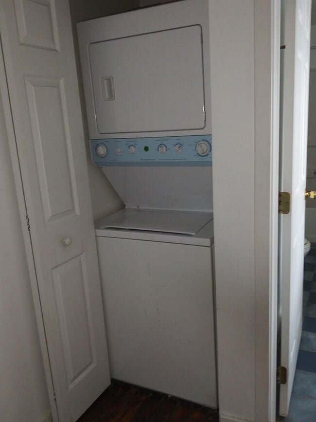 Building Photo - 931 S 10th St