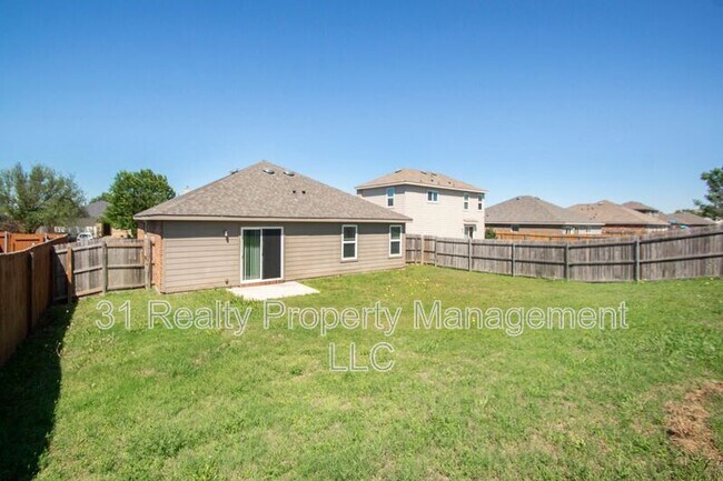 Building Photo - 1423 Swan Ridge Dr