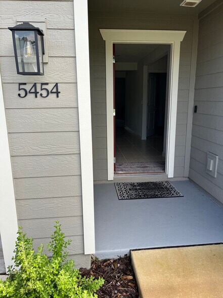 Building Photo - 5454 Integrity Way