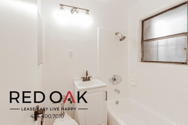 Building Photo - 901 S Ardmore Ave