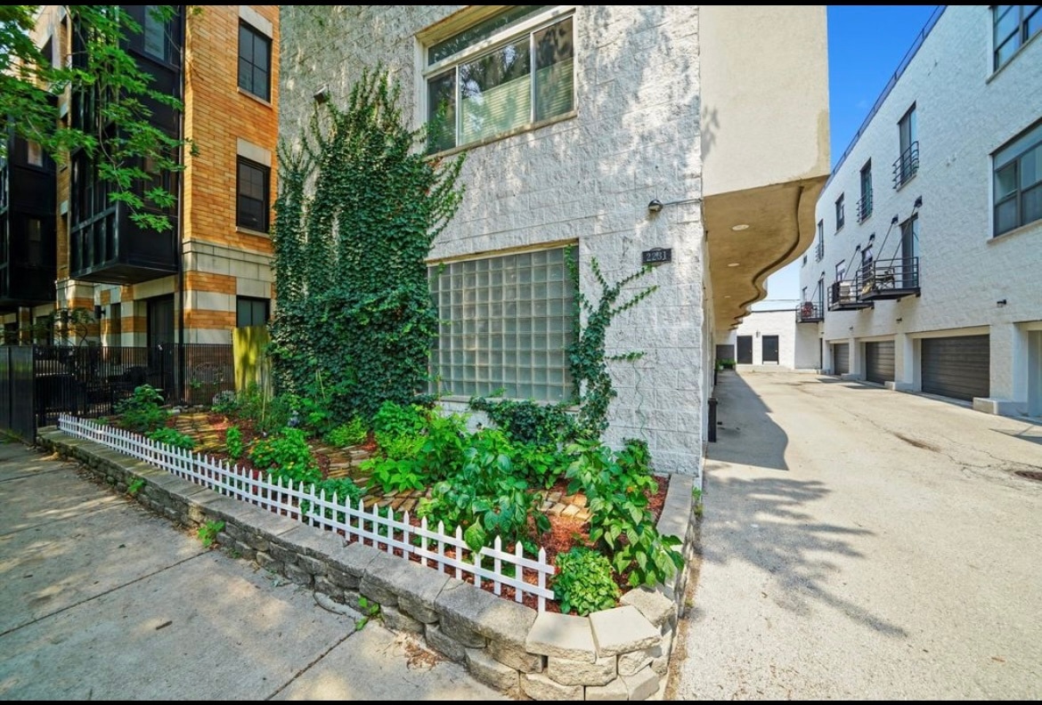 Building Photo - 2231 N Lister Ave