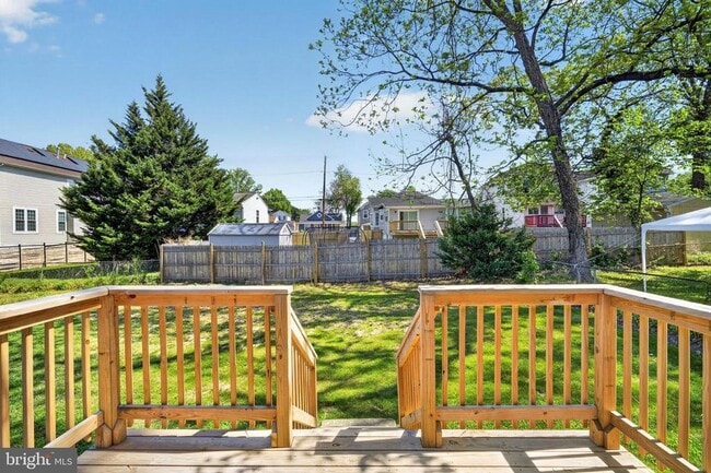 Building Photo - 505 69th St