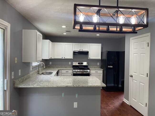 Building Photo - 116 Village Trce