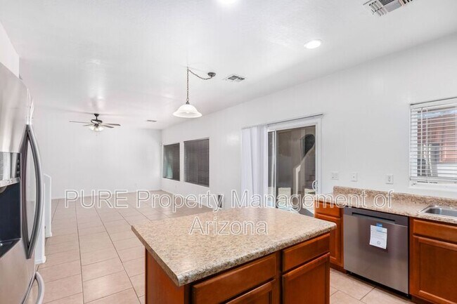 Building Photo - 322 S 116th Ave