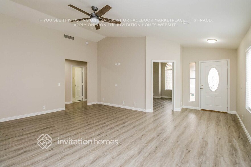 Building Photo - 414 S Lake Mirage Dr