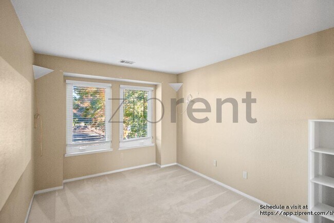 Building Photo - 7898 Gate Way