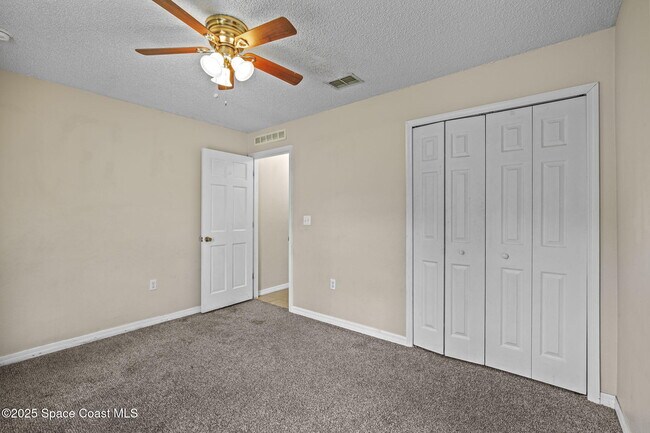 Building Photo - 411 Oceanside St