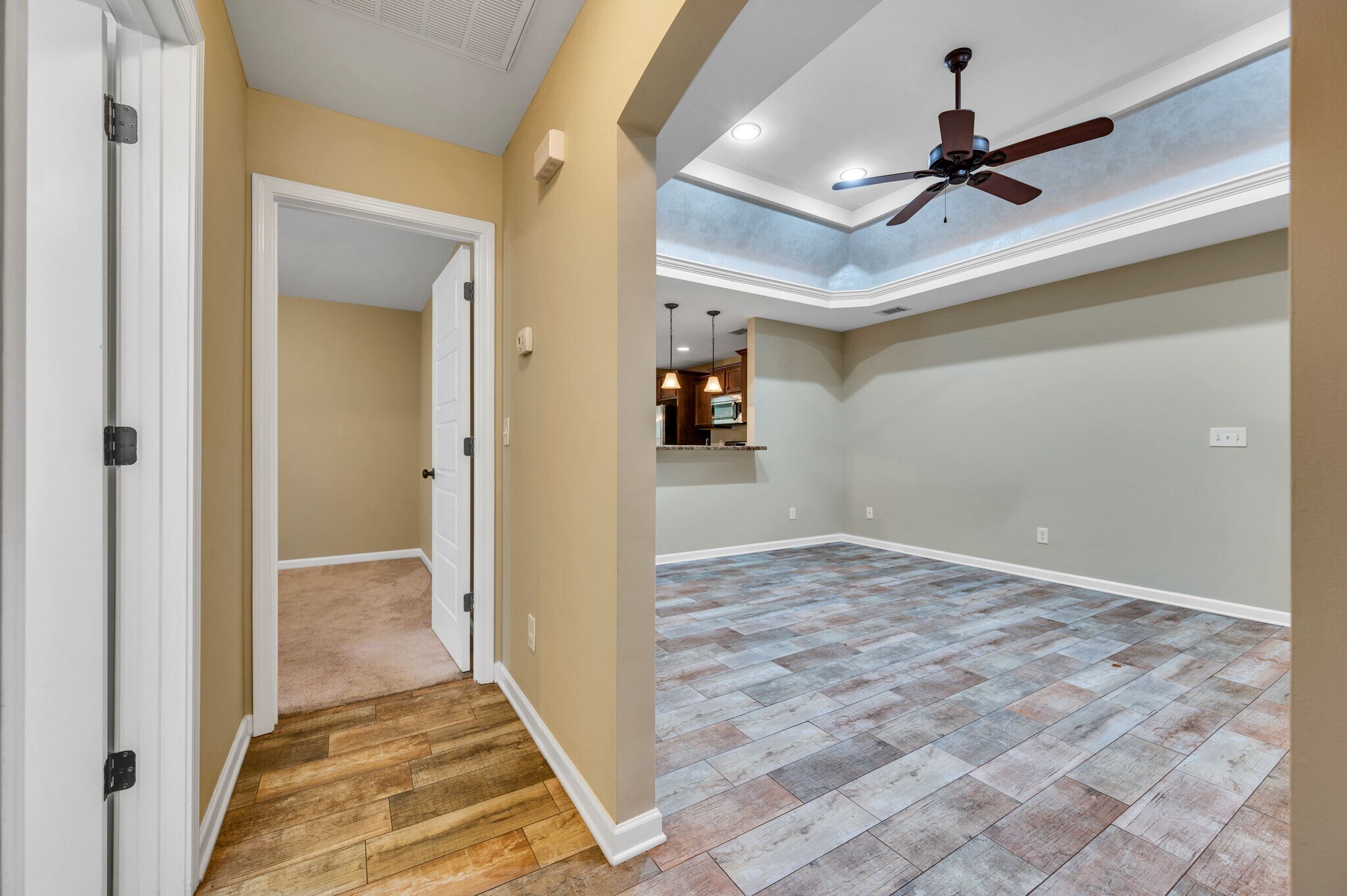 Building Photo - 6208 Mimosa Gardens Dr