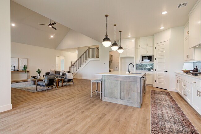Building Photo - 2101 Dax Ln