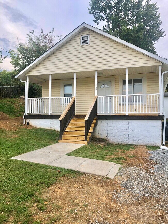 Building Photo - 1744 McGee St