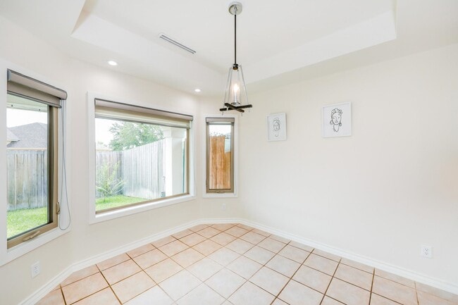 Building Photo - 303 Cinnamon Teal Loop