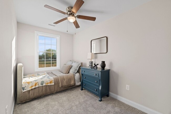 Building Photo - 1006 10th St NE