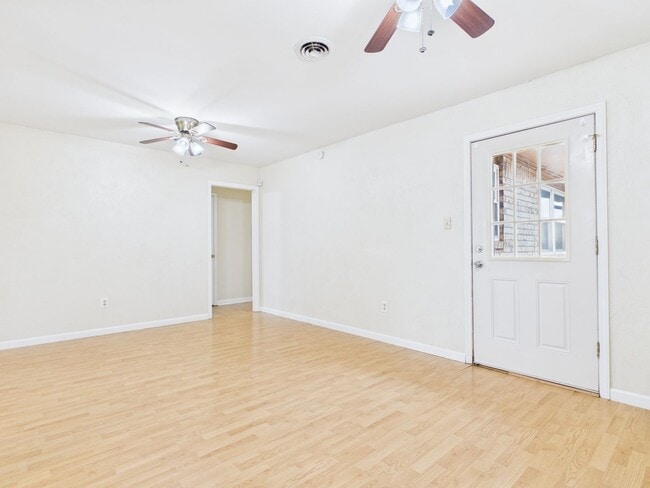 Building Photo - 4663 SE Brighton Dr