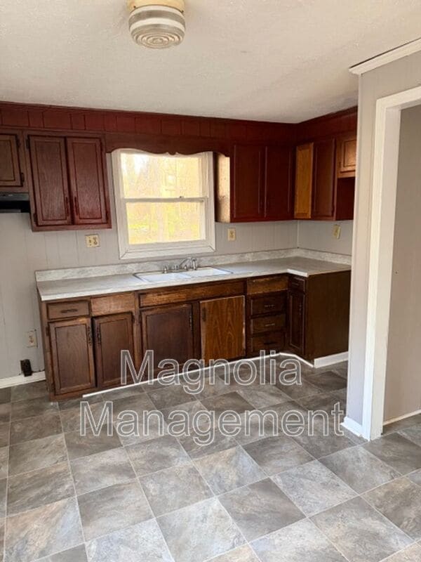 Building Photo - 204 Harrison Ave