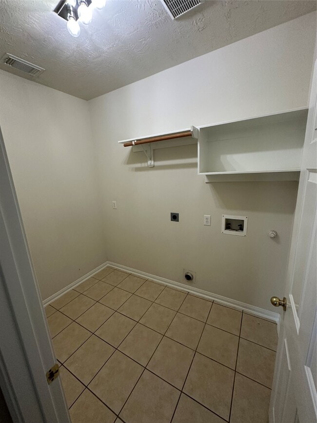 Building Photo - 13603 Short Brook Ln