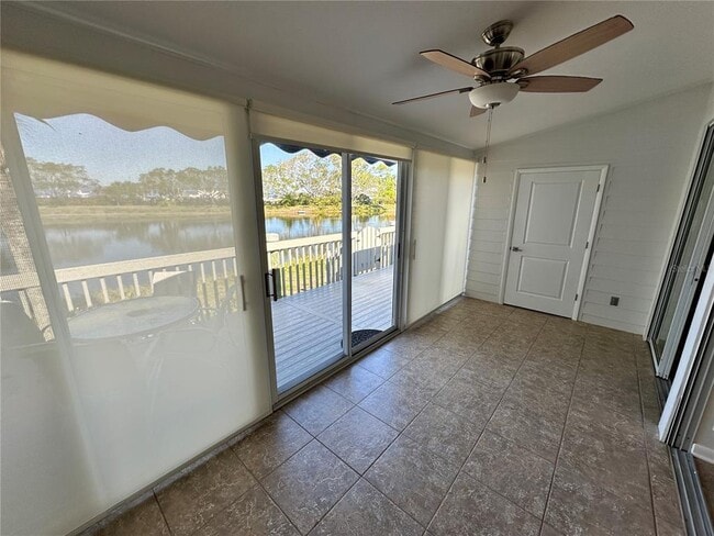 Building Photo - 864 Waterside Ln