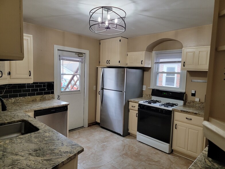 Building Photo - 4317 Duneden Ave