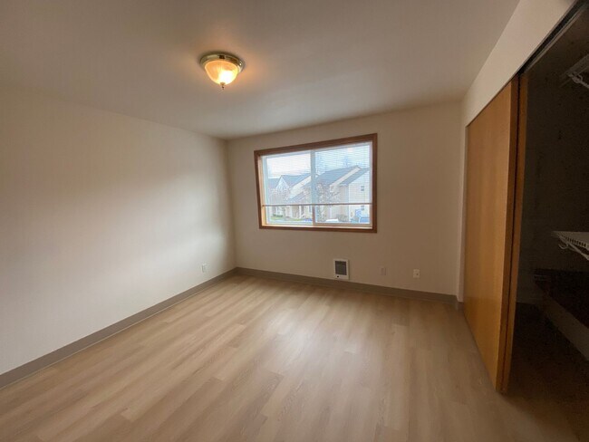Building Photo - 4257 Wintergreen Cir