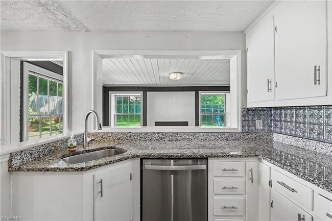 Building Photo - 1249 Wedgewood Dr