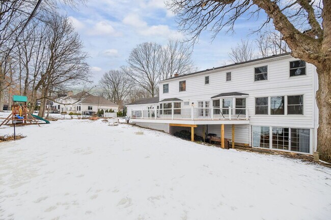 Building Photo - 945 Anne Rd