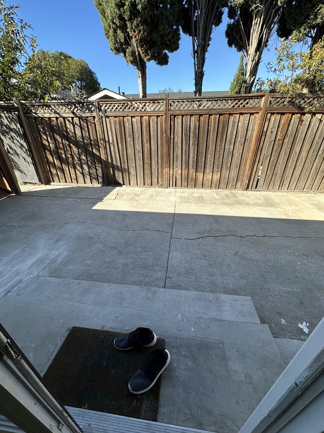 Building Photo - 4231 Davis St