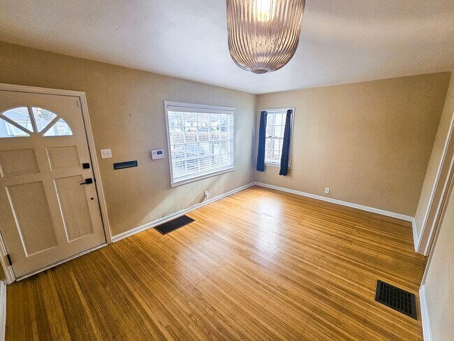 Building Photo - 5352 Crittenden Ave