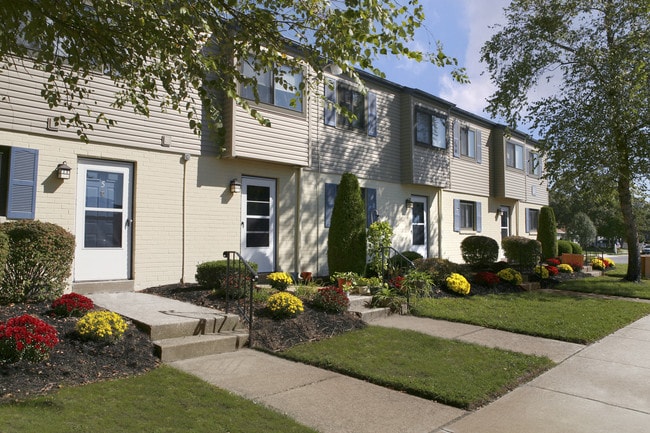 Building Photo - Mystic Point Apartments